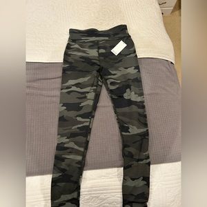Splendid camo leggings. New with tags